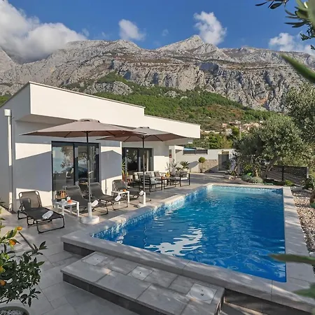 Villa Festina Lente A Luxury In Makarska, Heated Pool Makarska