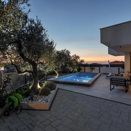 Festina Lente A Luxury In Makarska, Heated Pool *