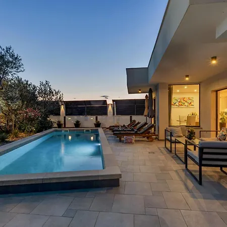 Willa Festina Lente A Luxury In Makarska, Heated Pool