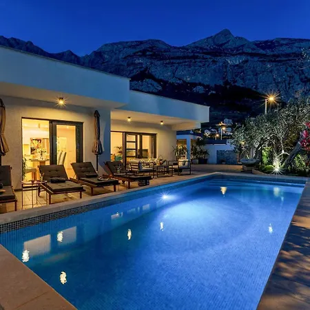 Festina Lente A Luxury In Makarska, Heated Pool * Makarska