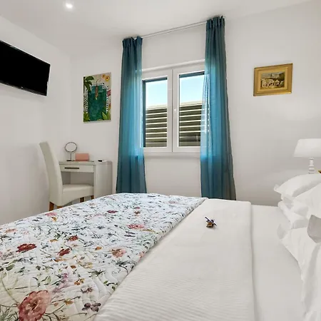 Willa Festina Lente A Luxury In Makarska, Heated Pool Makarska