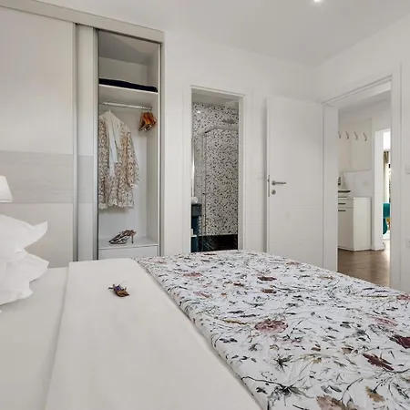 Willa Festina Lente A Luxury In Makarska, Heated Pool *