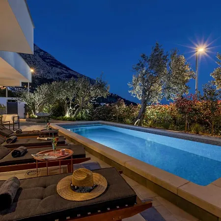 Willa Festina Lente A Luxury In Makarska, Heated Pool Makarska
