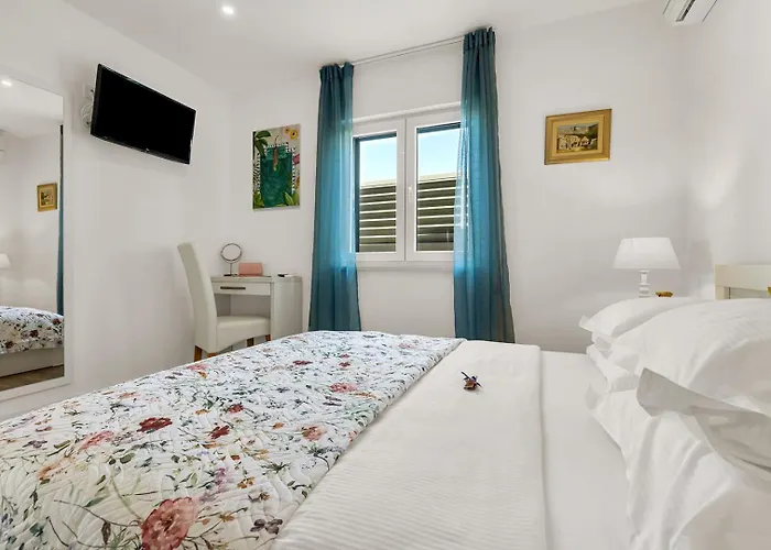 Villa Festina Lente A Luxury In Makarska, Heated Pool Makarska