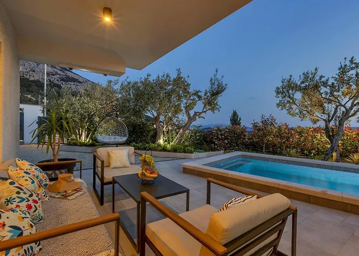 Festina Lente A Luxury In Makarska, Heated Pool Makarska